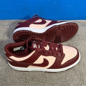 Nike dunk GS
Brand new